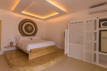 Salt Suites Milos