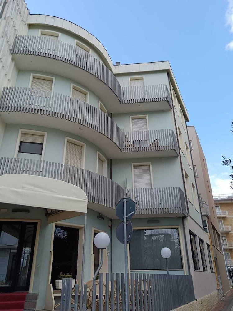 Hotel Hotel New Arpa
