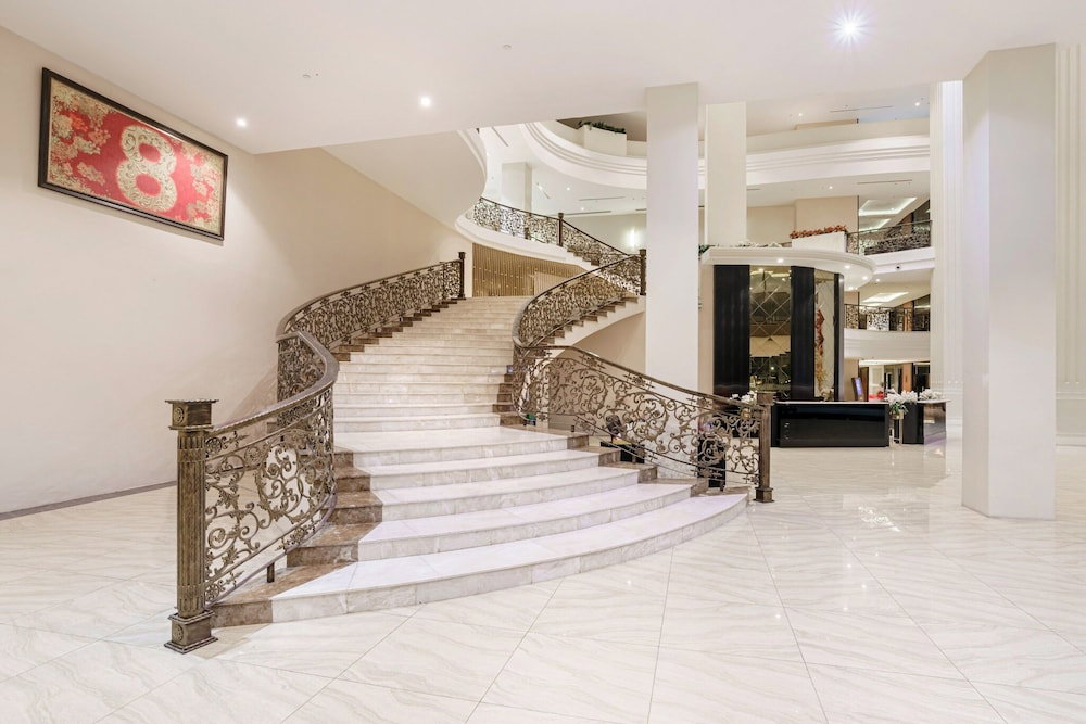 Grand Palazzo Hotel