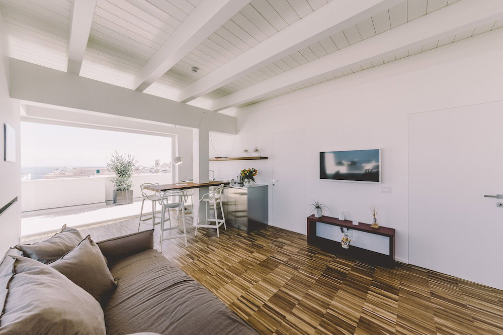 Suite 10 Home Design And Spa