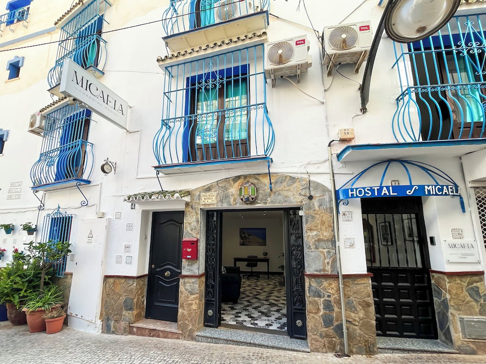 Hotel Micaela Charming Hostal