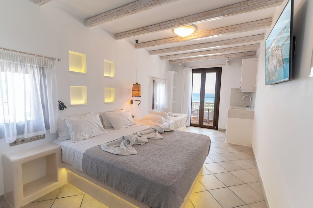 Nikos Apartments And Studios