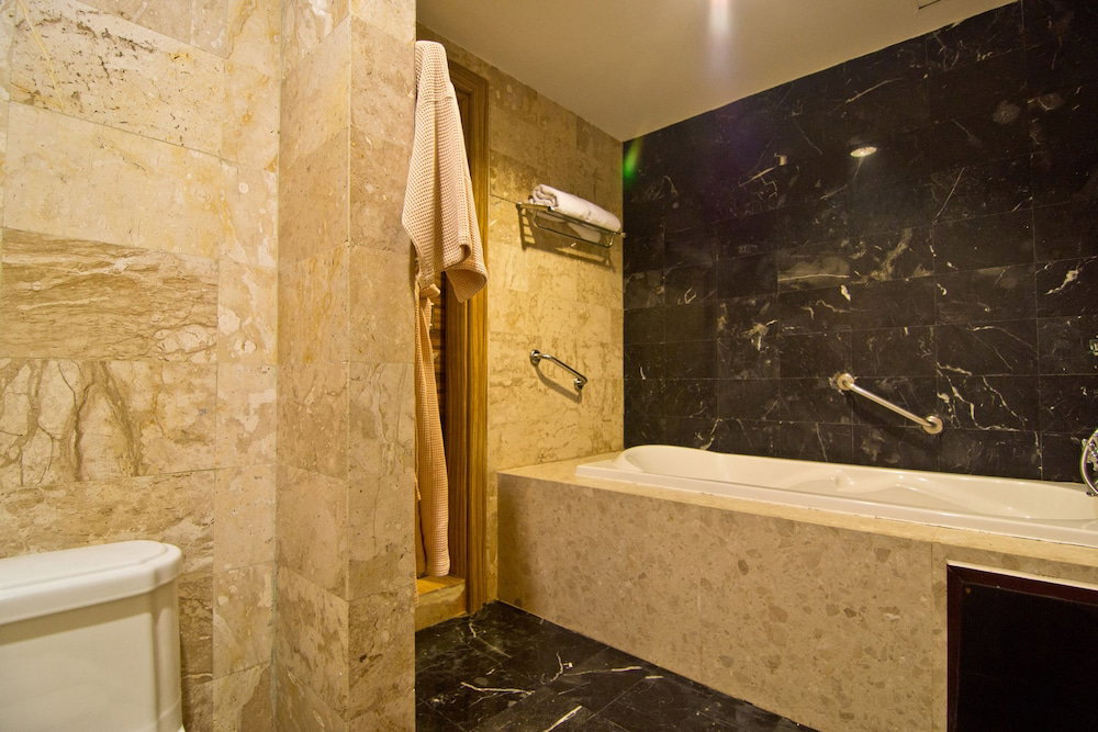 Lk Mantra Pura Resort