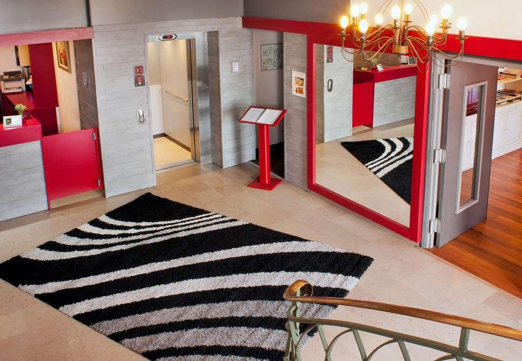 Paul And Pia Welcome Home Hotel