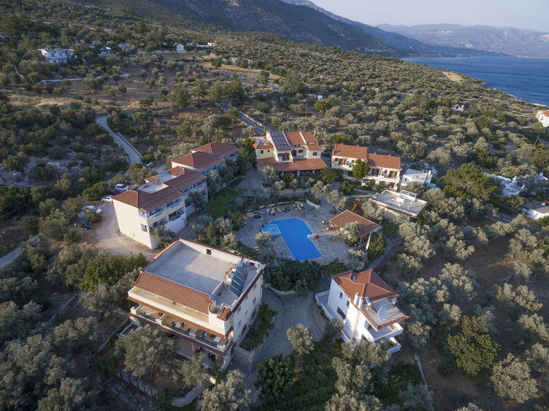 Hotel Limnionas Bay Village
