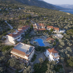 Hotel Limnionas Bay Village cazare Samos
