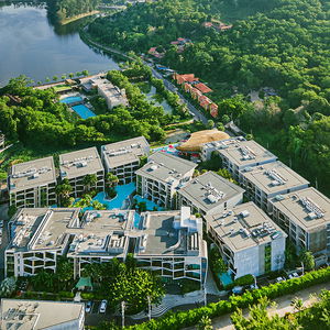 Hotel Wyndham Grand Nai Harn Beach Phuket cazare Ko Phuket