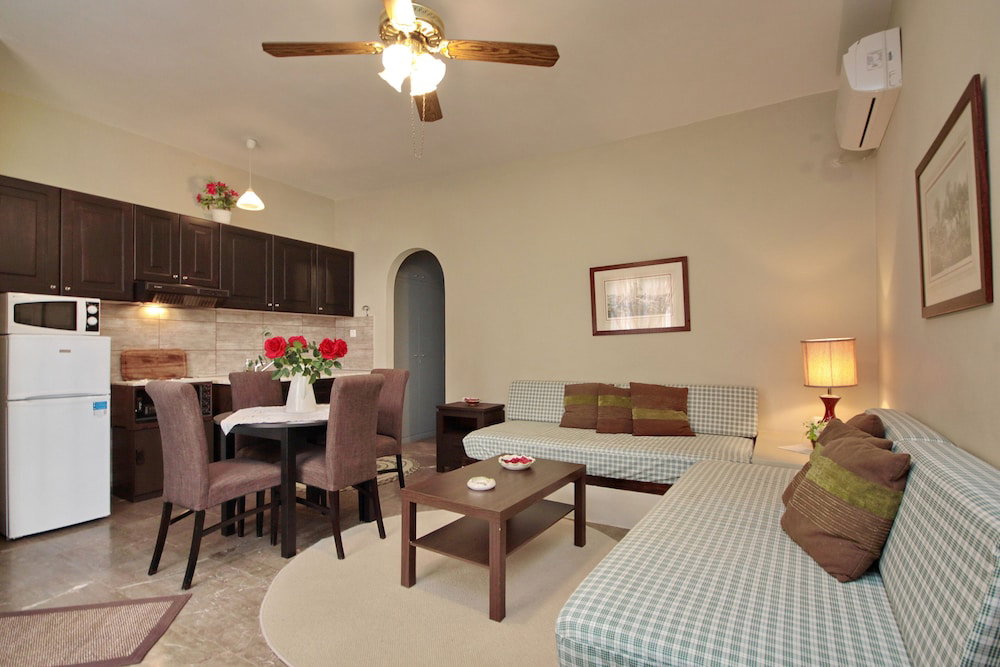 Aloe Luxury Apartments And Suites