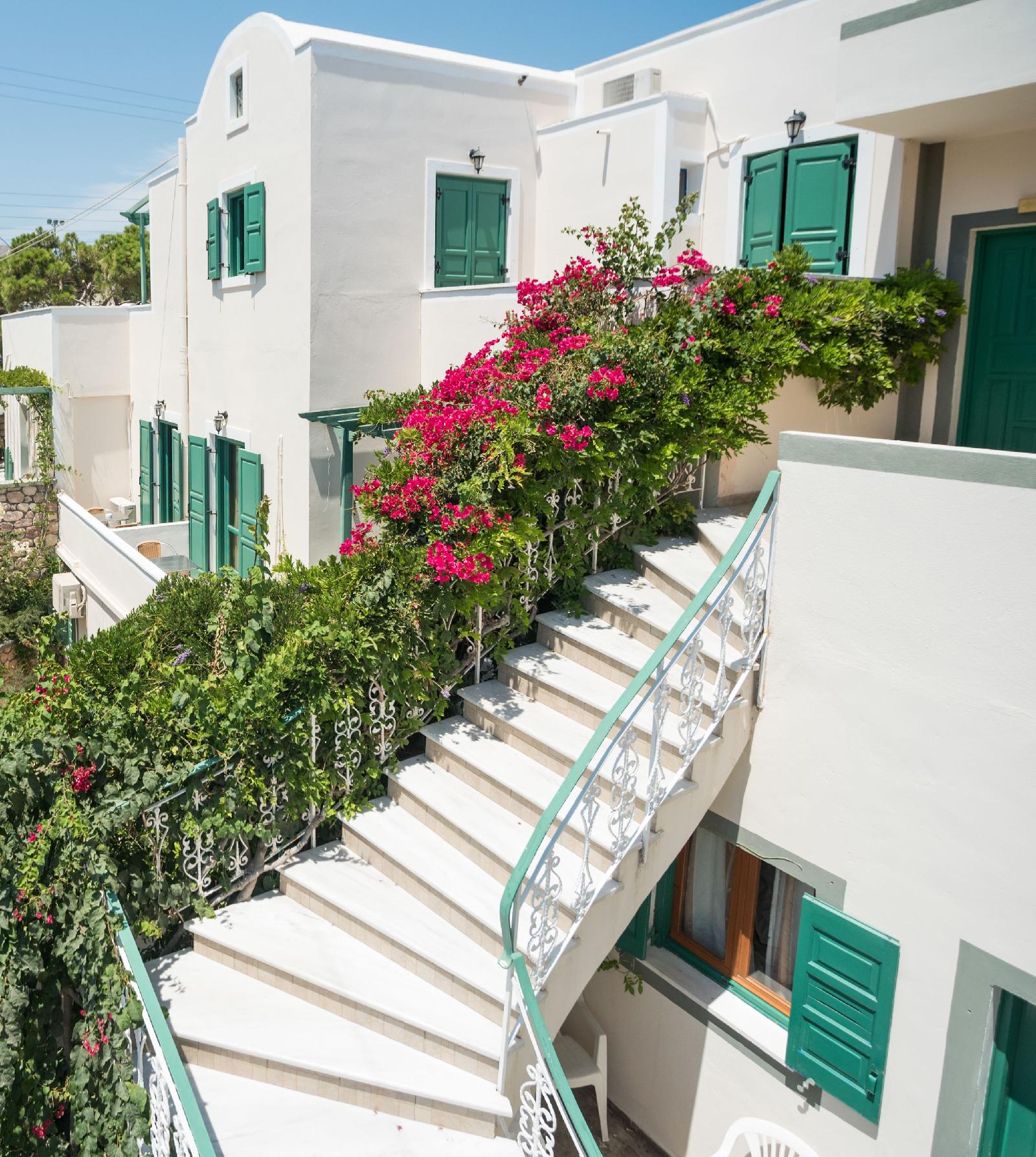 Mary Studios And Apartments