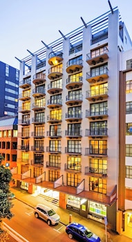 Hotel Quest Atrium