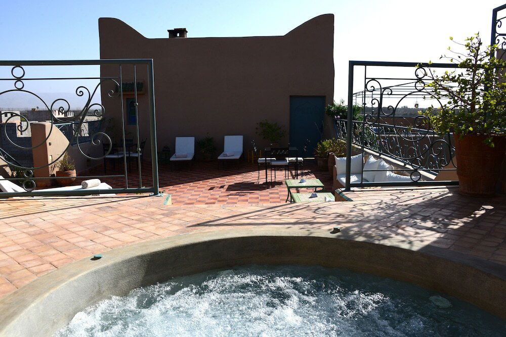 Hotel Riad Ain Khadra Khadra