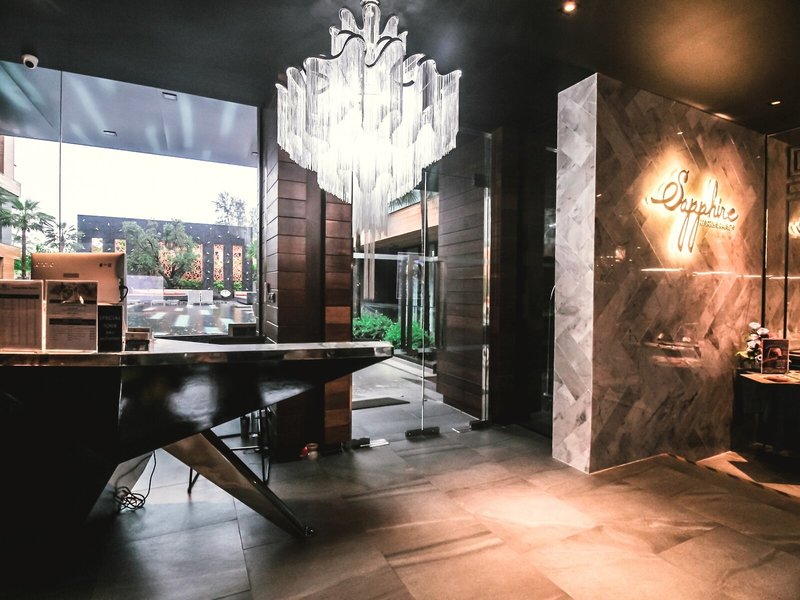 Glam Habitat Hotel