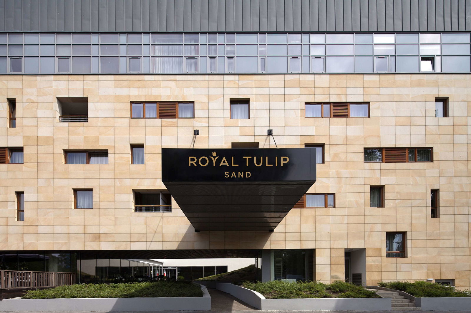 Hotel Royal Tulip Sand Hotel