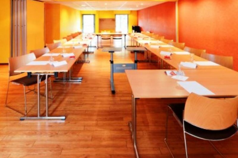 Hotel Hôtel Ibis Nanterre La Défense