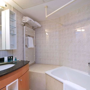 Hotel B-Aparthotel Ambiorix cazare Bruxelles