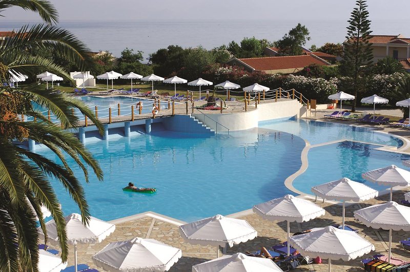 dal travel Roda Beach Resort & Spa