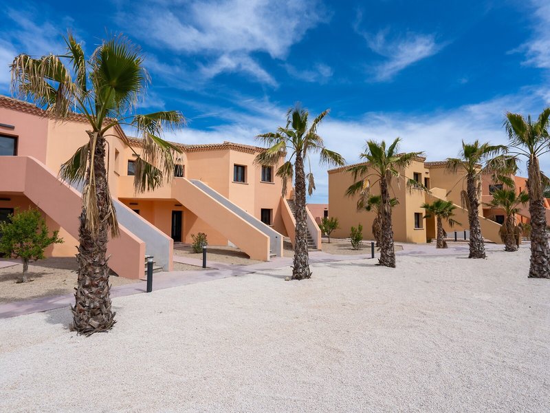 Hotel Red Sun Village