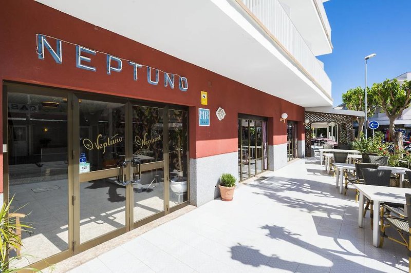 Neptuno Paguera Hostal