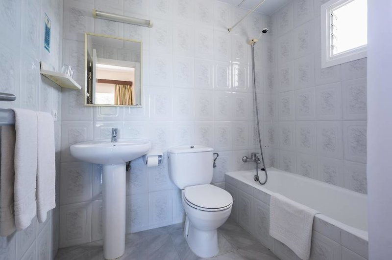 Neptuno Paguera Hostal