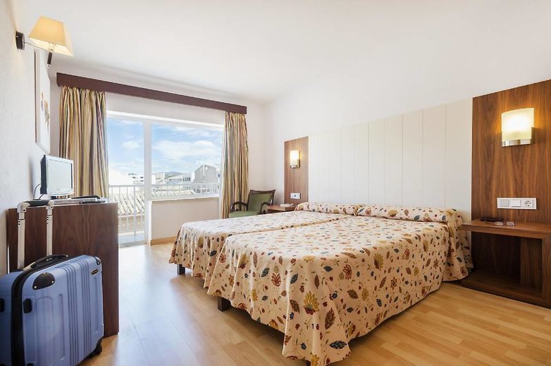 Neptuno Paguera Hostal