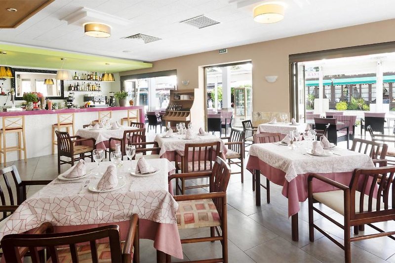 Neptuno Paguera Hostal