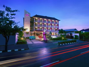 Hotel Fame Hotel Sunset Road Kuta Bali cazare Legian