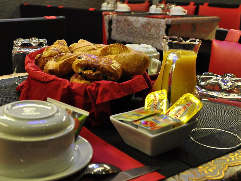 Hotel Des Buttes Chaumont Paris