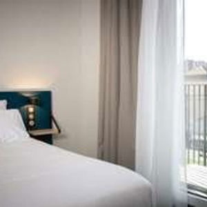 Sejur Best Western 11Bauer Paris St Ouen vacanta Saint-Ouen