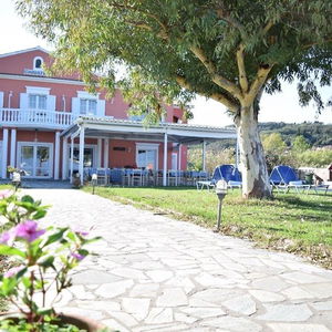 Hotel Pension Christina cazare Petriti