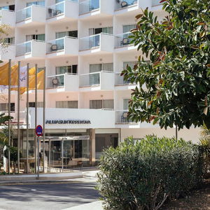 Sejur Hotel Ilunion Palmanova Mallorca vacanta Palmanova