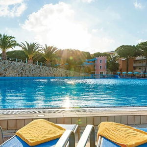 Sejur Tirreno Resort vacanta Orosei