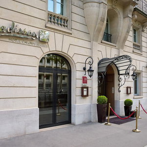 Sejur Grand Hôtel Champs-Elysées vacanta Paris