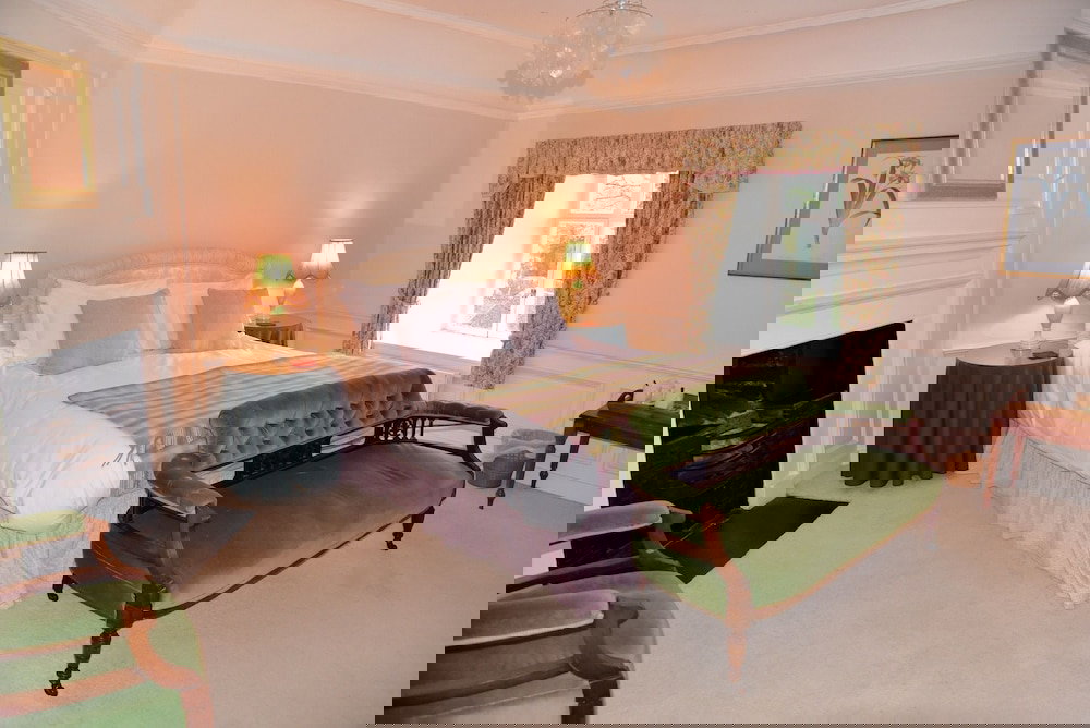 Hotel Newburgh House