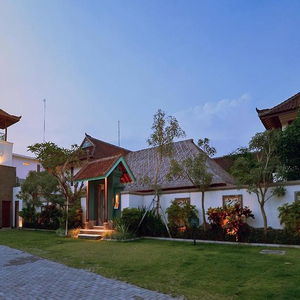 Hotel Kama Village cazare Sanur