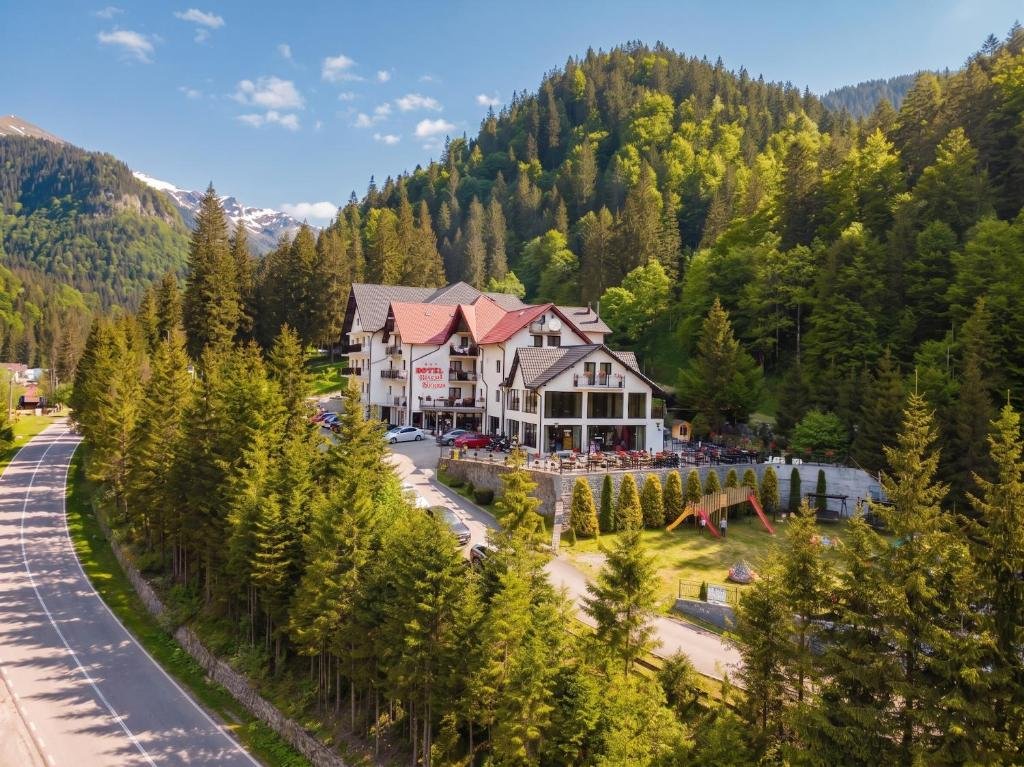 Hotel Piscul Negru