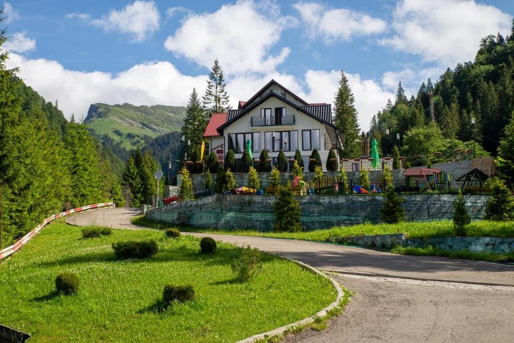Hotel Piscul Negru
