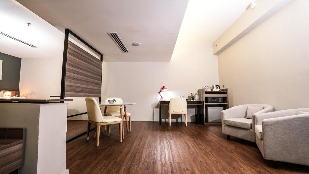 Hotel Days Hotel And Suites Fraser Business Park Kl