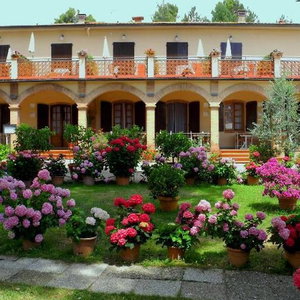 Hotel Le Renaie cazare San Gimignano