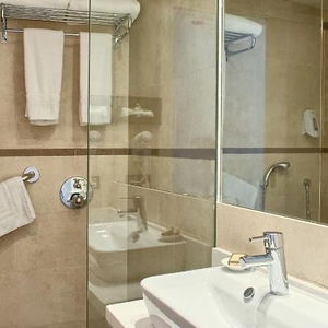 Hotel El Petit Convent cazare Karnataka