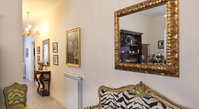 Hotel Porta Di Mezzo Luxury B&B