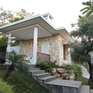 Hotel Noah Villa And Chapel cazare Ungasan