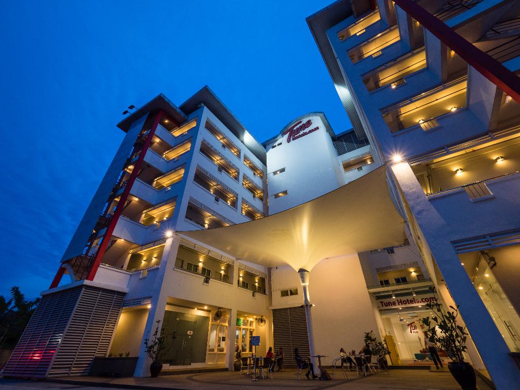 Hotel Tune Hotel Klia Aeropolis ( 66 Km From Kuala Lumpur )