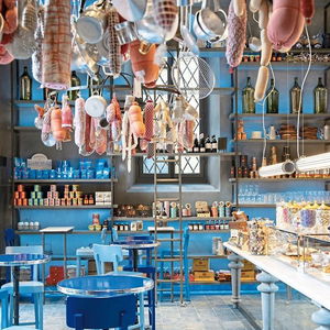 Hotel 25Hours Hotel Piazza San Paolino cazare Indiana