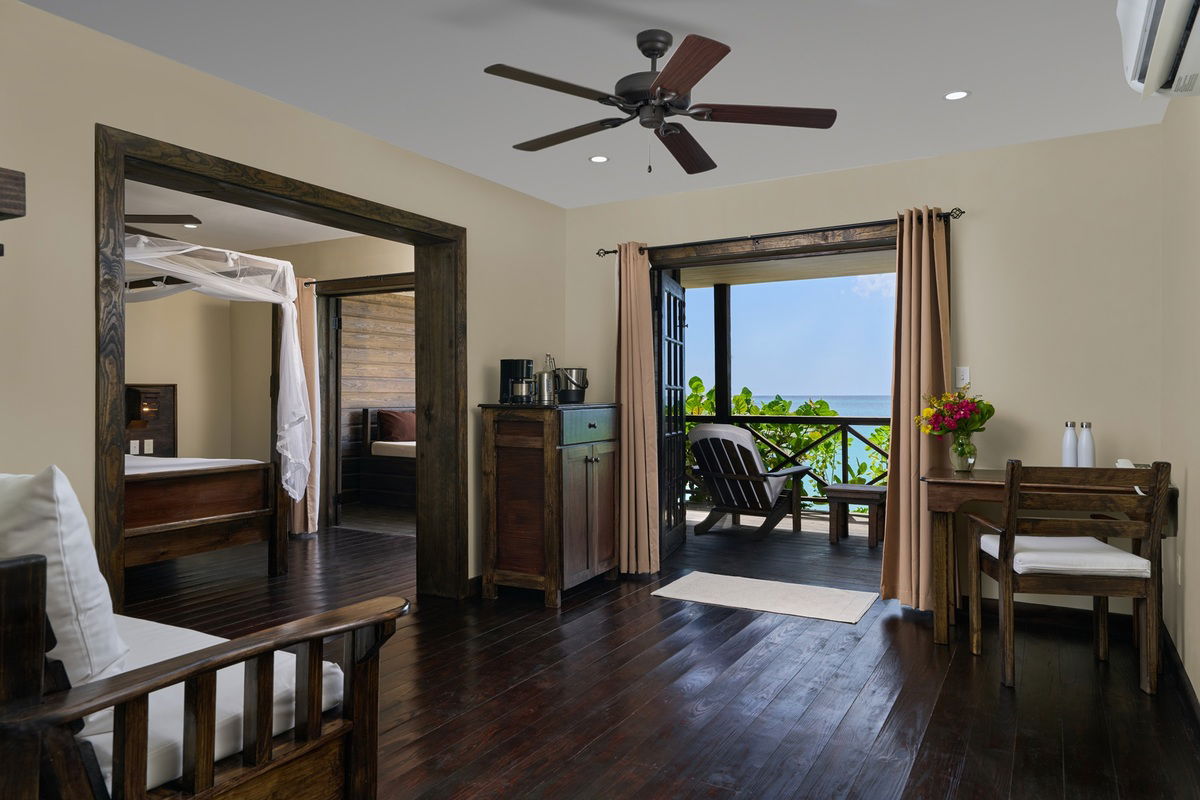 Hotel Keyonna Beach Resort