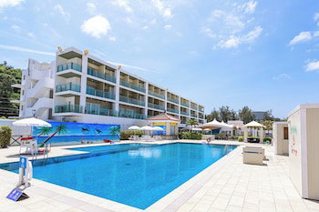 Hotel Okinawa Kariyushi Lch.resort On The Beach