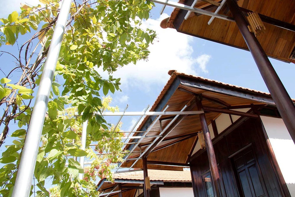 Hung Vuong Resort