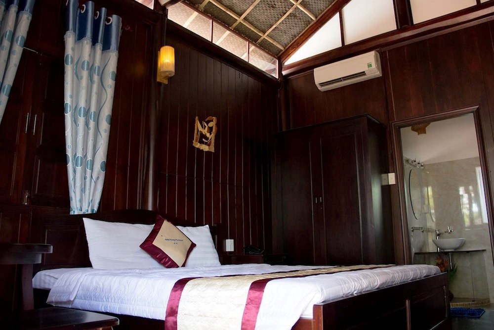 Hung Vuong Resort