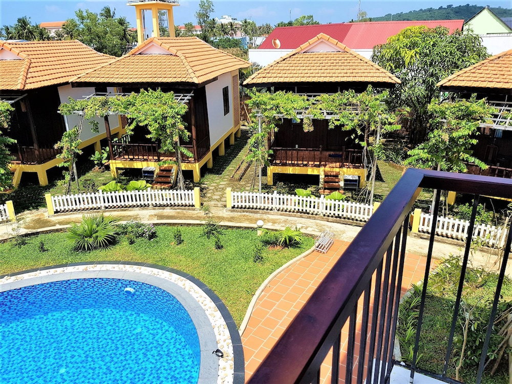Hung Vuong Resort