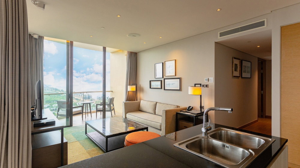 Intercontinental Phu Quoc Long Beach Resort