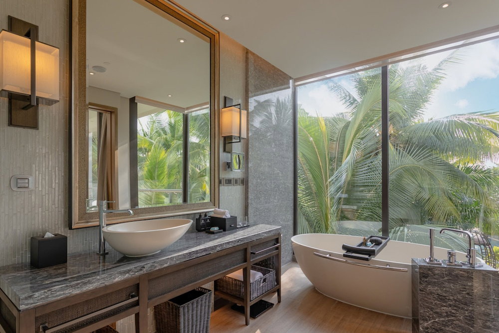 Intercontinental Phu Quoc Long Beach Resort